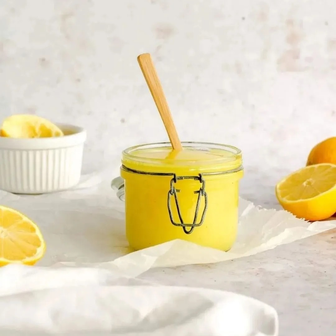 10 x jullie favoriete recepten van 2023 💞
Heb je nog inspiratie nodig voor recepten in 2024?
Zie hier de 10 beste van 2023. 💚
Nu ben ik benieuwd wat jouw favoriete verantwoord snoepen recept is!
🍋 Lemon curd
🎂 Ontbijttaartje
🥨 Krakelingen
🍫 Brownies
🎂 Moederdag ontbijttaartje
🥞 American pancakes met pindakaas
🧁 Carrot cake muffins
🍯 Zelf gemaakte mosterd
🥧 Luchtige quiche met asperges en parmaham
🥭 Mango kip salade
Alle recepten zijn te vinden op deverantwoordesnoeper.nl 🌐
Sla de post op voor later zodat je hier altijd inspiratie uit kan halen!😏
#verantwoordsnoepen #verantwoordelevenstijl #verantwoordafvallen #recepten #receptinspiratie #bestof23 #watetenwevandaag #gezond #gezondeten #gezonderecepten #lemoncurd #ontbijttaartje #onbijt #ontbijtinspiratie #krakelingen #brownies #pancakes #pindakaas #americanpancakes #carrotcake #muffin #mosterd #quiche #mangodip #mangokipsalade #afvallenzonderdieet #afvallen #afvallenzonderhonger #zondertoegevoegdesuikers #zonderpakjesenzakjes