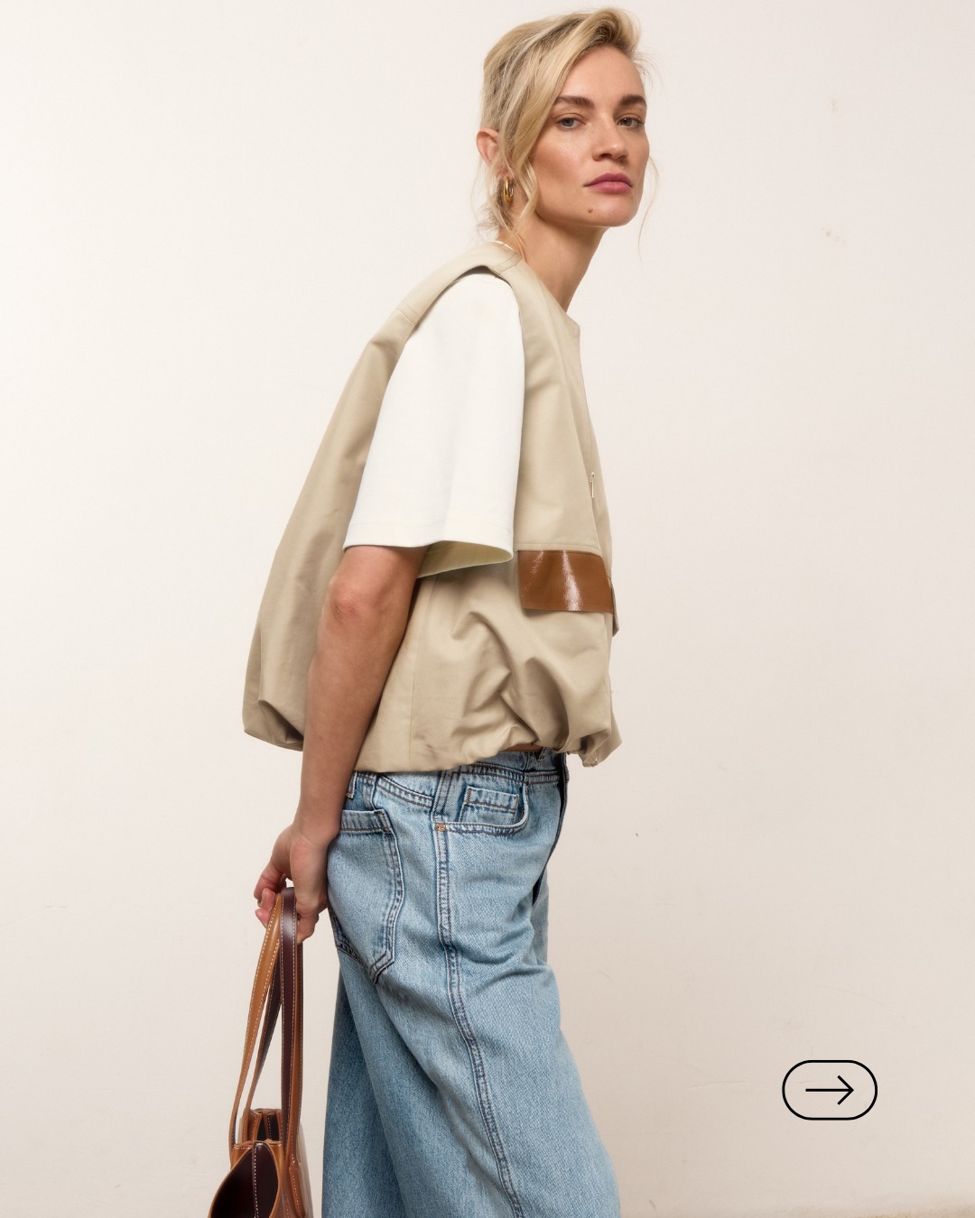 September vraagt om een kleine garderobe reset. 🍂
De agenda loopt weer vol en dan zijn outfits die makkelijk combineren extra fijn.
Bij Paparazzi komt er volop nieuwe collectie binnen, geïnspireerd door onze trip naar Italië. Warme kleuren, nieuwe modellen en stuks die je op zoveel manieren kunt dragen. 🤎
En kun je wel wat hulp gebruiken? We kijken graag met je mee.
Meer combineren, minder twijfelen.
Kom langs of boek jouw shoppen op afspraak via de link in bio. ✨