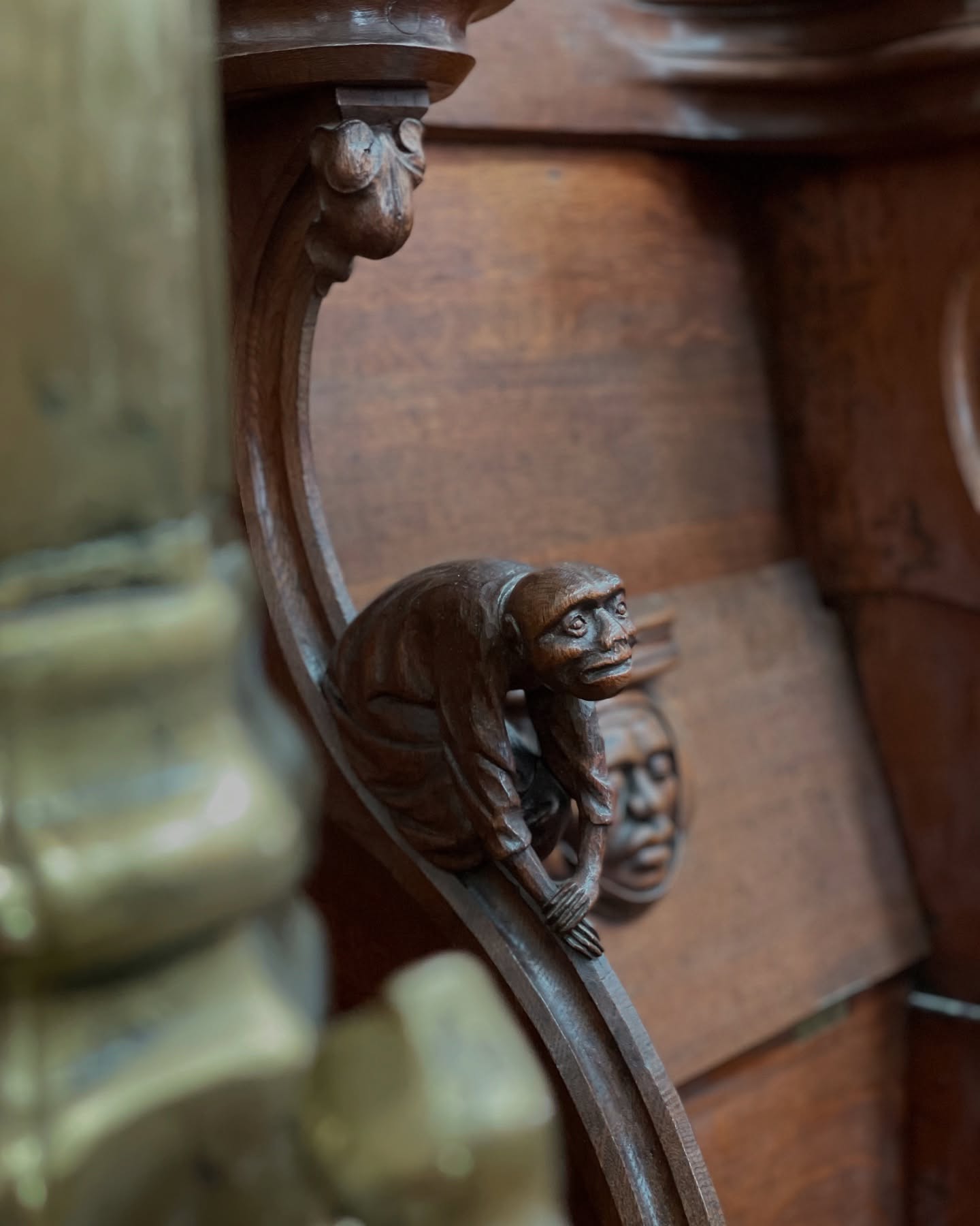 Église Saint-Bavon à Haarlem ⛪️
Plantée au milieu de la ville sur la place du Grote Markt, l’église est en tout point remarquable : un volume impressionnant, un orgue imposant, une voûte en bois ouvragée…
À chaque fois que j’y rentre, j’y passe littéralement des heures ! 🤩
#haarlem #paysbas #eglise #sintbavokerk