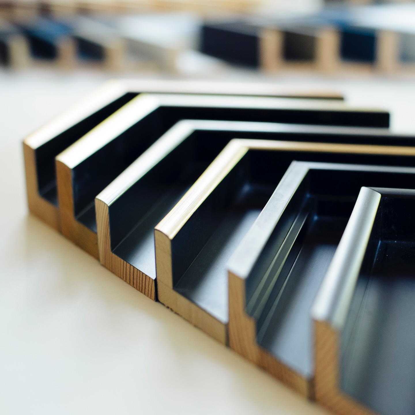 Heleboel nieuwe soorten baklijsten binnen gekregen deze week. Kom gerust volgende week even langs om de profielen te bekijken. π
#lijsten #lijstenmaker #haarlem #baklijsten