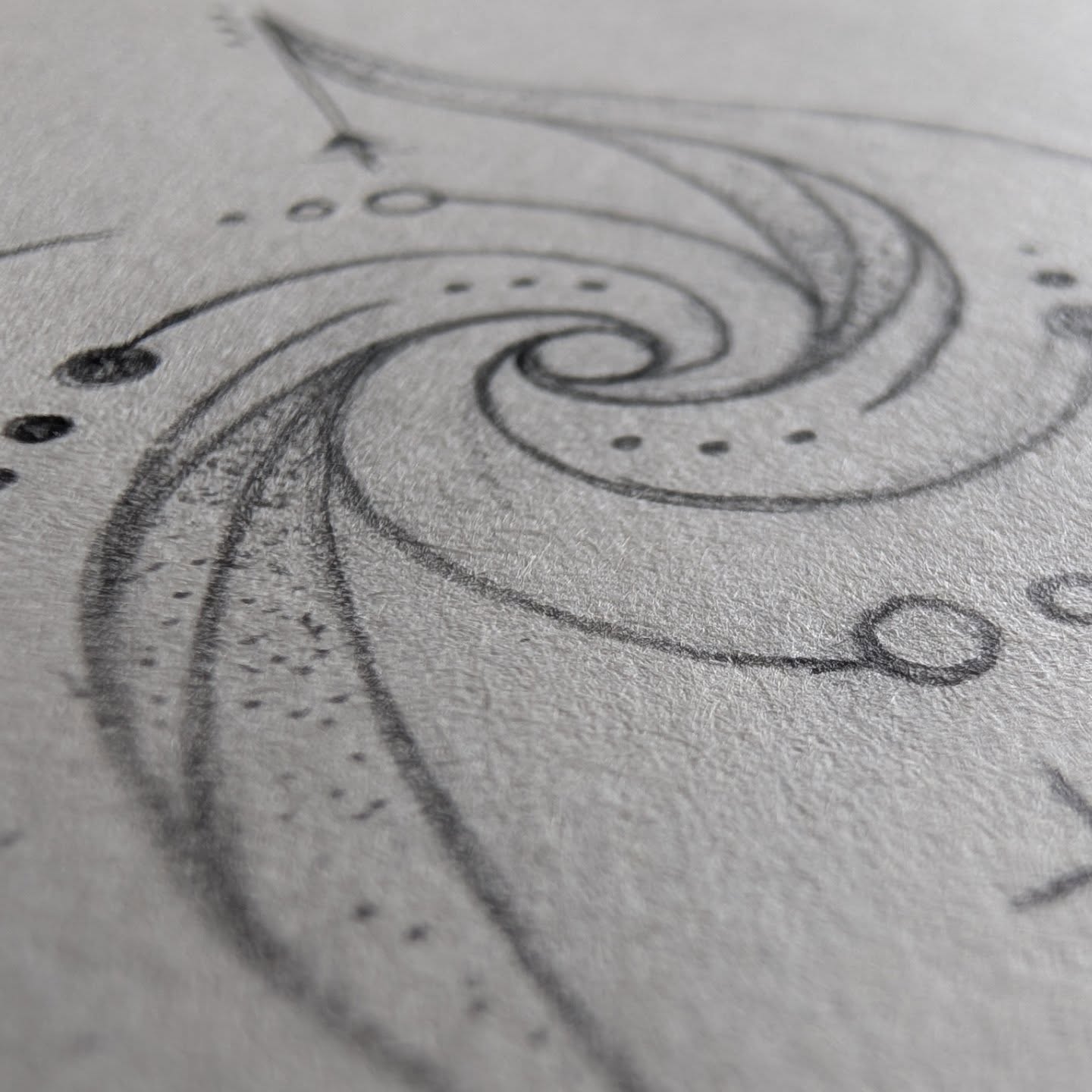 Sneak peak tattoo ontwerp schetsen♥️2 schetsen ter voorbereiding op een spirituele tattoo ervaring van een bijzonder mens. Abstracte vormen en geometrie werken samen om een krachtige emotionele reis en echt authentieke ontwikkeling weer te geven♥️Tijdens de ceremonie waarbij wij samen gaan ontwerpen kan er vanuit deze schetsen verder gewerkt worden, of ze worden compleet losgelaten voor een ander ontwerp. Wat goed voelt is waar we voor gaan!🙏Ik kijk enorm uit naar deze spirituele tattoo ervaring van 2 dagen met deze mooie man, samen creëren wij een onvergetelijke ervaring en een krachtig authentieke tatoeage!♥️#spiritualjourney #spiritueletattoo #stickandpokenl #selflovetattoo #sacreddoodletattoo #handpoke #handdrawnart #tattoodesign #geometry #geometrytattoo #abstracttattoo #growthmindset #lovetattoo #tattooontwerp #ceremonytattoo