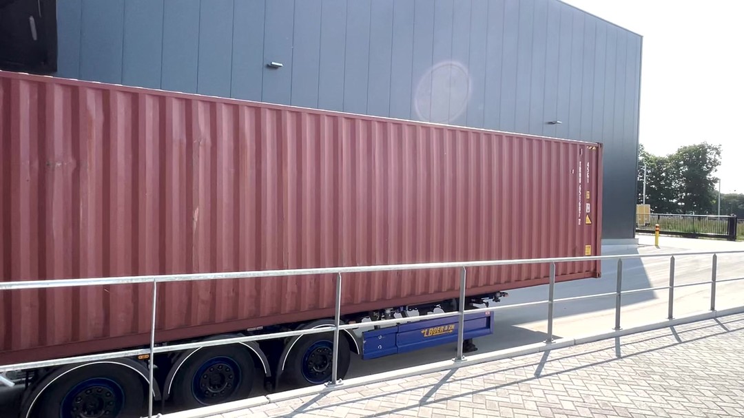 Nieuw pand, verse levering, wij zijn klaar voor het nieuwe seizoen! #nieuwtijdperk #klaaromteknallen #partyXplosion