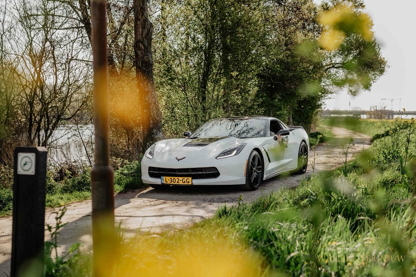 📸💍 SAY YES TO STYLE!Trouwen in stijl? Stap in dé Amerikaanse droom: onze Chevrolet Corvette C7!🔥Met zijn brute V8 en oogverblindende looks zorgt deze sportwagen voor de entree van je leven. Perfect voor bruidegom én bruid die nét even wat anders willen. 💒❤️🚗 470 PK aan liefde🎶 6.2L V8 met een sound die je voelt📍 Te boeken in heel Nederland📆 Reserveer op tijd — deze beauty is populair!📲 Stuur ons een DM of vraag direct de beschikbaarheid op via www.jstrouwautos.nl #chevrolet #corvette #c7 #v8 #trouwauto #trouwvervoer #trouwen #bruiloft #bruid #bruidegom #verloofd