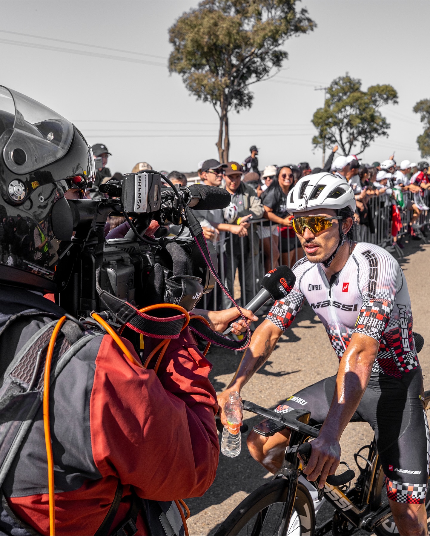 @ulloagerardo ganando el 3er lugar al sprint en el Campeonato Nacional de Ciclismo de Ruta - Ensenada 2025