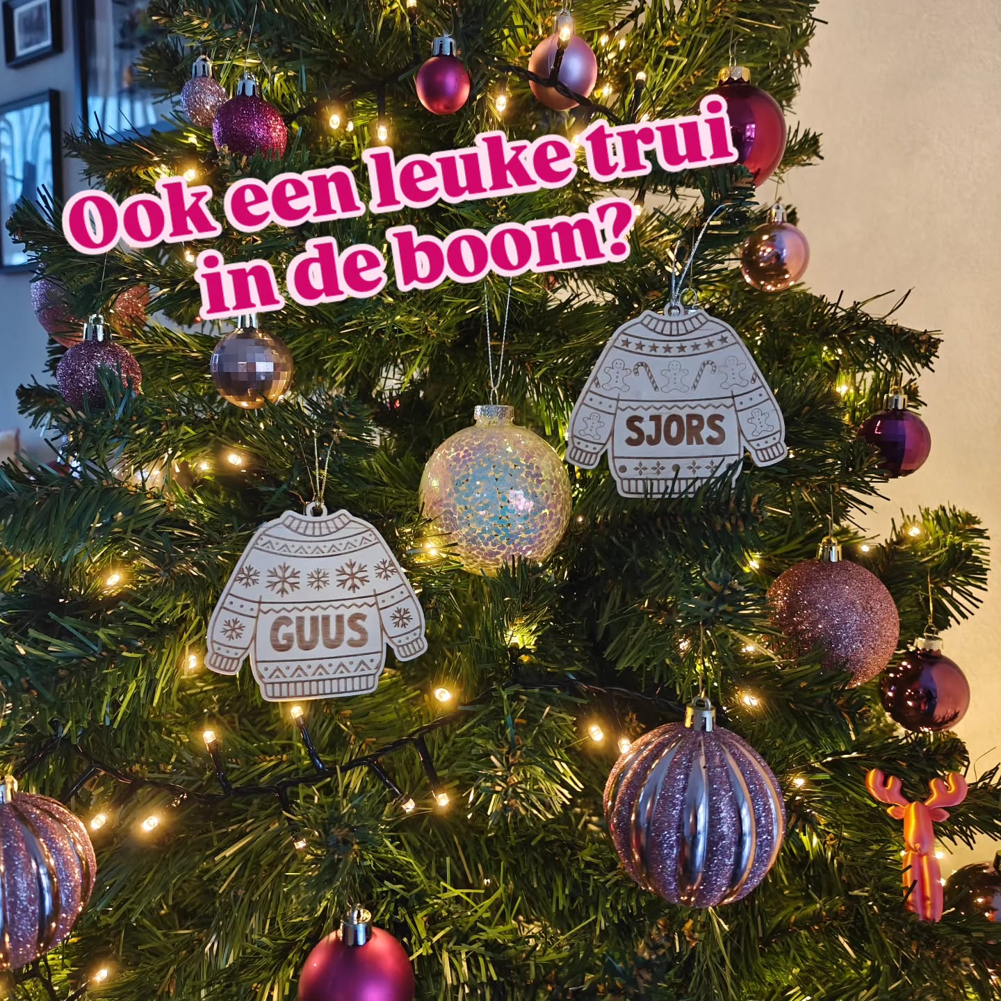 Na een super gezellig Empels Winter Festival gister zijn er nog een paar van die leuke truien over.
Mocht je er toch ook nog graag een paar in de boom hangen of iets anders leuks mee willen doen, bestel dan snel door het sturen van een DM.
3 euro per stuk. Ik zit er klaar voor!