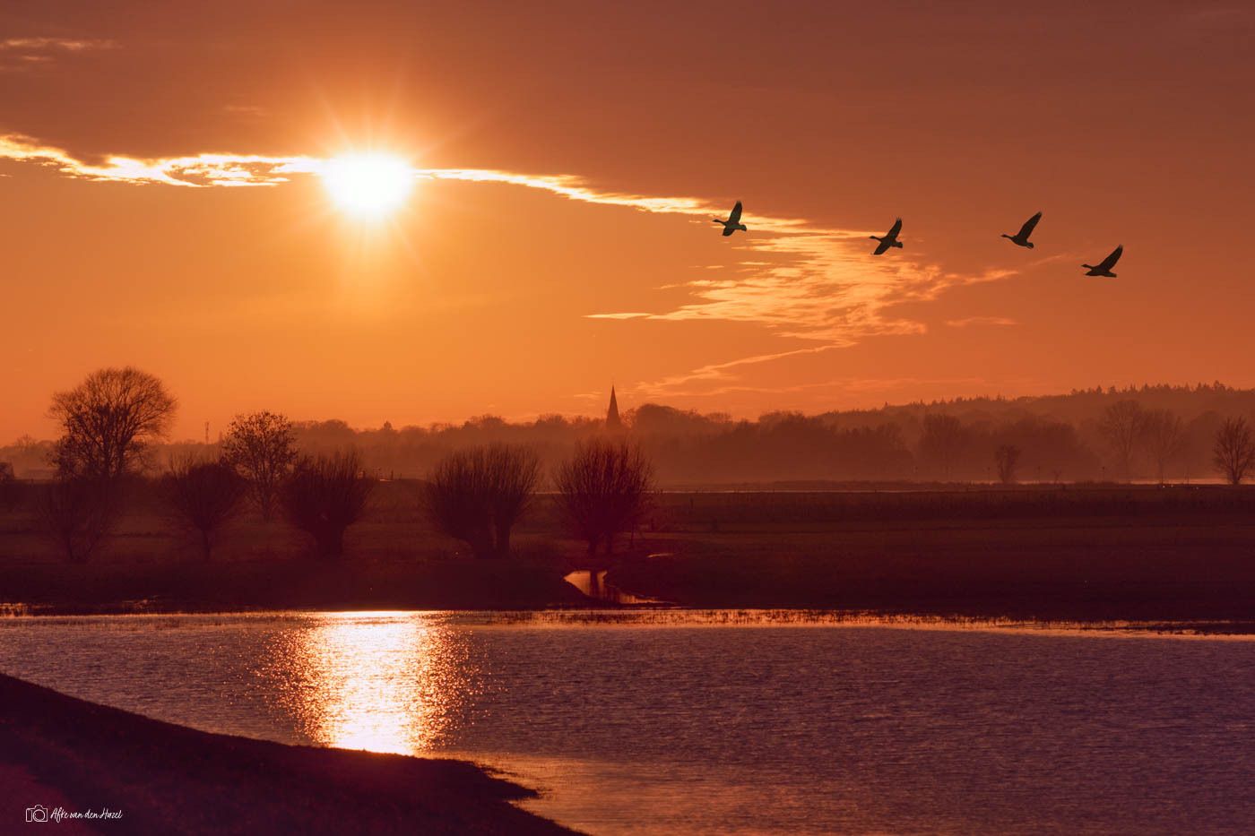 Sunset at Doesburg#GeeseWatch #WinterBirds #Netherland #visitdoesburg#landschap #landscape #nat....