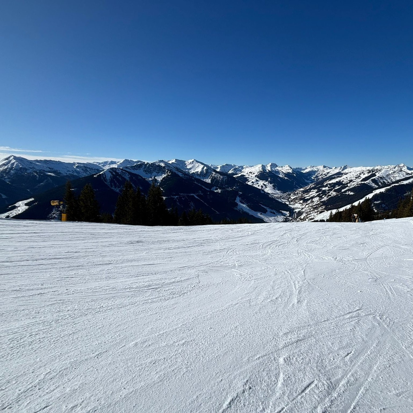 Fantastische, traumhafte #Schitage im #Skicircus #Saalbach #Hinterglemm #Leogang #Fieberbrunn
#einfachnurbärig.
Das Leben genießen in den #KitzbühelerAlpen
#GästehausElisabethFieberbrunn
#FerienwohnungSaalbachFieberbrunn
#PillerseeTal #Fieberbrunn #Tirol
#daWerna