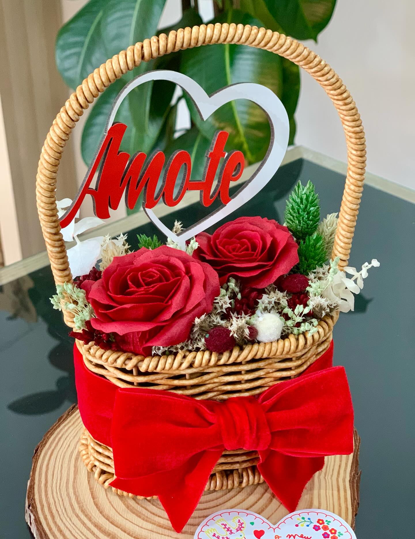 14 de Fevereiro.
Dia de São Valentim 🥰
Cestinha com 2 Rosas de Sabão e Flores Secas!