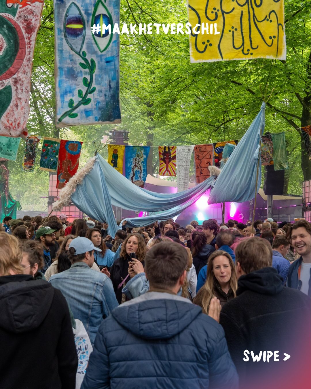 Op 5 mei koesterde Wageningen de vrijheid op ruim 15 podia door de stad. Van rock tot techno, van Nederlandse meezingers tot Wageningse pop. Overal klonk de muziek en hing een levendige sfeer waar iedereen samenkwam.
Een dag vol ontmoetingen, muziek en bijzondere momenten, samen koesteren we 81 jaar vrijheid. Op naar volgend jaar, ben jij er bij? ❤️🤍💙
#MaakHetVerschil #Wageningen45 #Vrijheid #Bevrijdingsdag