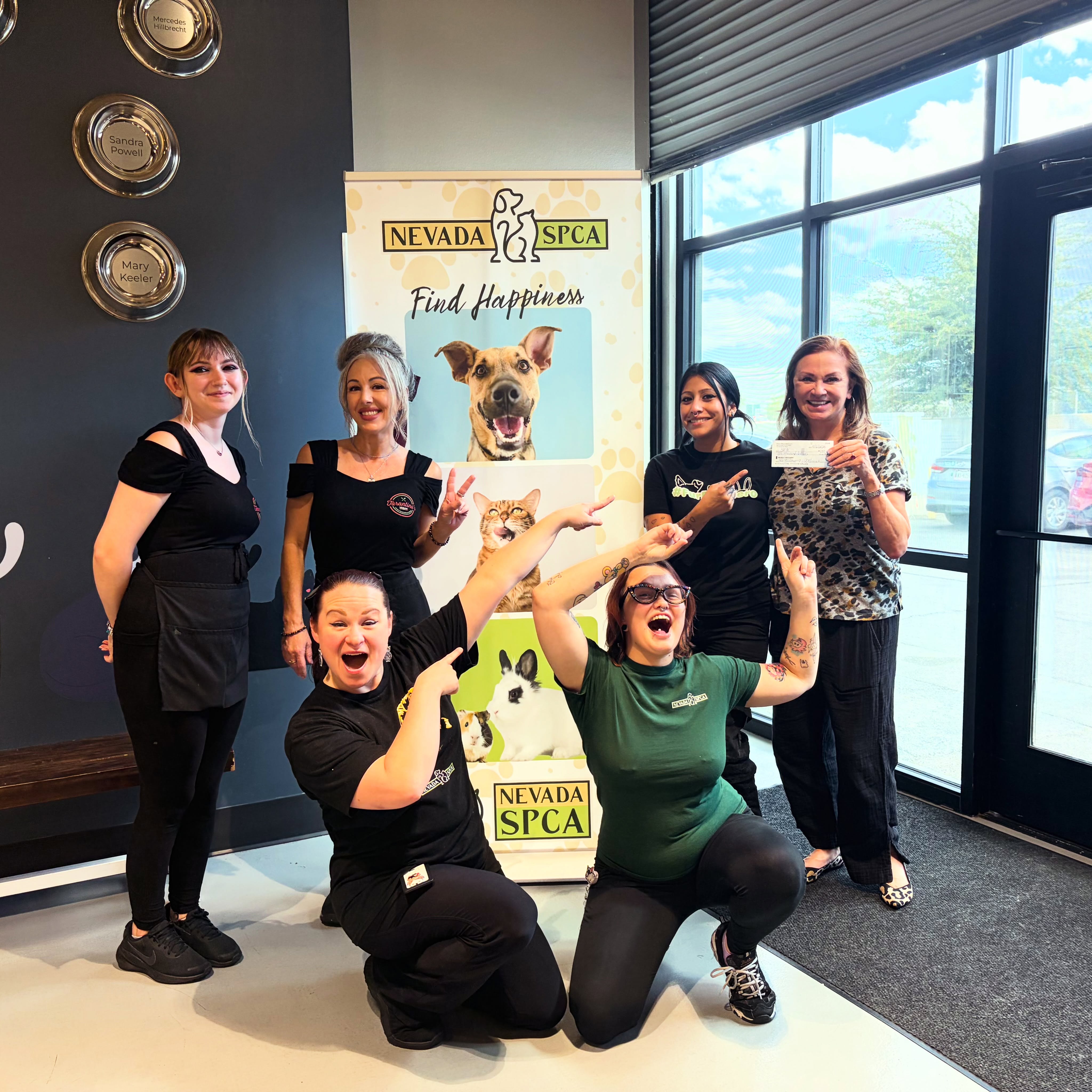 Huge thank you to our friends at @tarantinosplantbased for donating $1,000 from their summer special to Nevada SPCA! 🍝❤️
We are so grateful for their incredible support and for helping us continue our mission of saving and improving the lives of homeless pets in our community.
Thank you for being a champion for animals! 🐶🐱✨
If you haven’t tried their delicious vegan Italian food yet, check them out at 7960 S. Rainbow Blvd, Suite 8000G, in Las Vegas! 🍽️