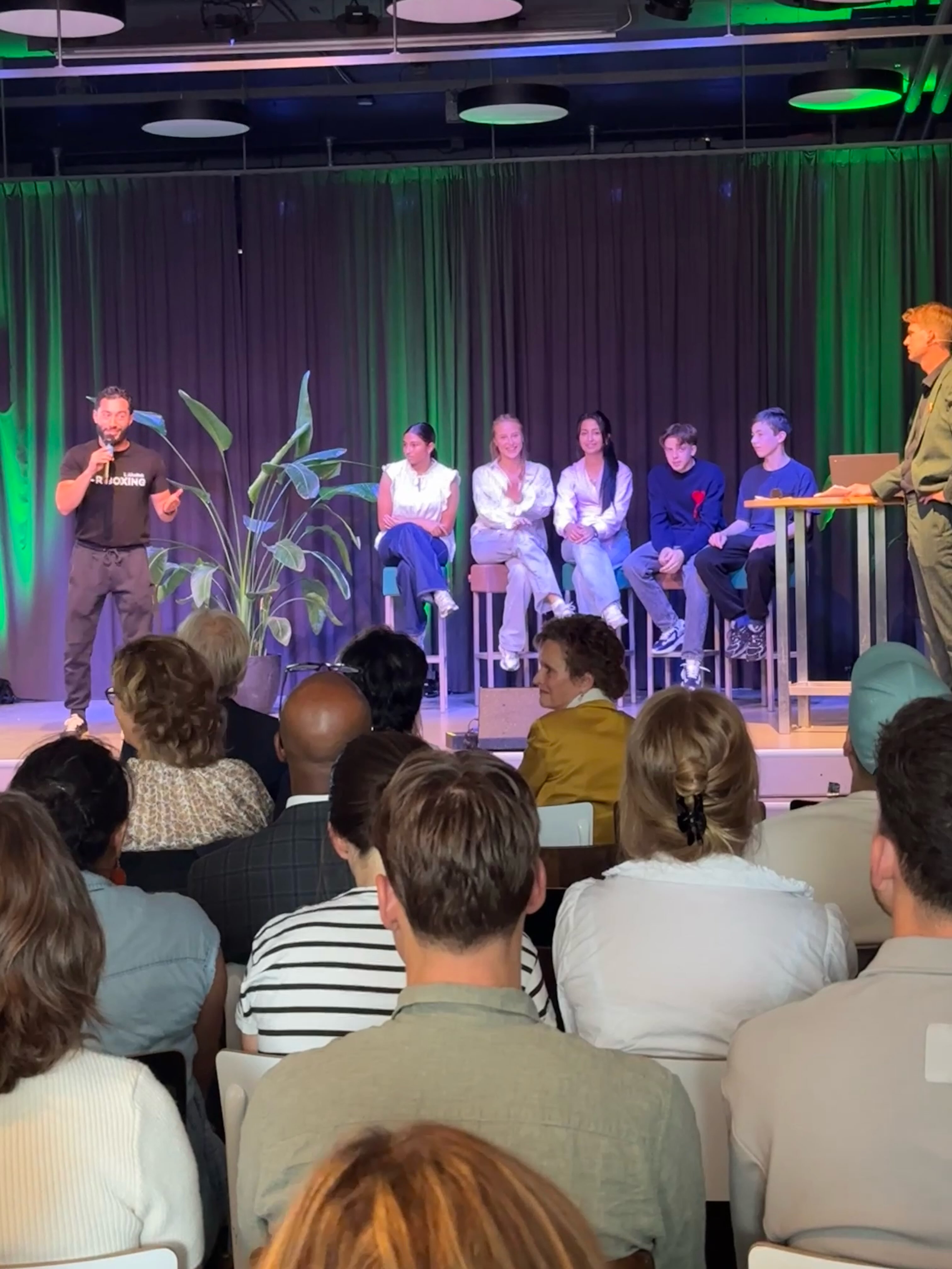 Een sfeerimpressie van ons evenement veerKRACHT van 9 september. Een middag in het teken van mentaal welzijn van jongeren. Dank aan iedereen die zijn steentje hieraan heeft bijgedragen. #arhc #mindus #qinas #labforlife #gemeentehilversum