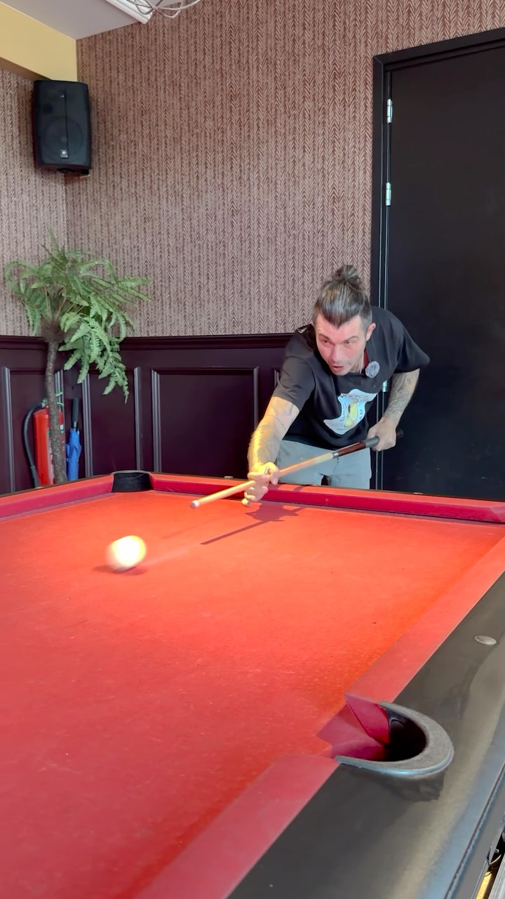 🎱 Heb jij onze pooltafels al eens uitgeprobeerd?
Erwin denkt dat ’ie aardig kan poulen… maar wij denken dat jij dit beter kan. 😏 Kom het maar bewijzen!
👉 Reserveer één van onze pooltafels en daag je vrienden uit. Wie stoot Erwin van de troon?
#dezalmgouda #visitgouda #erwin